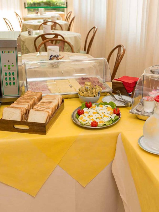 Hotel Roma Roseto degli Abruzzi pranzo e colazione 0039