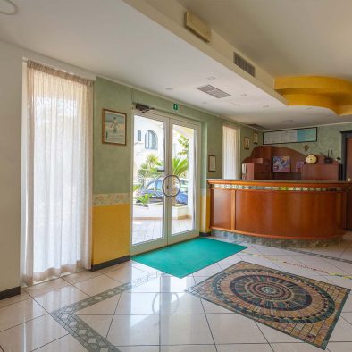 hotel roma reception
